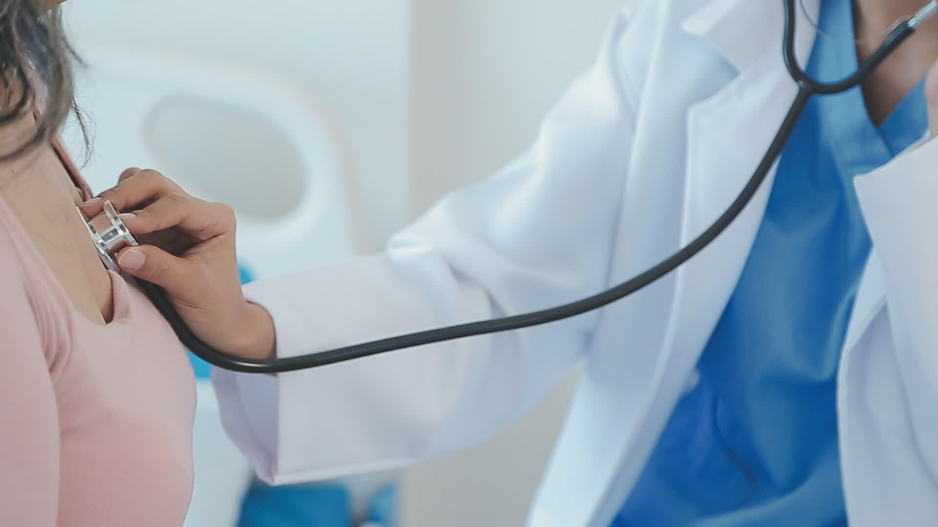 doctor-use-stethoscope-checking-up-heart-beat-lunch-of-auscultation