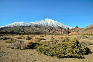 Scenic mountain view photo