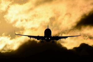 un avión volador foto