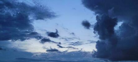 azul cielo ese lata ser usado como un antecedentes foto