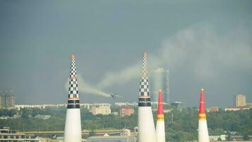 Kazan, Russische Federatie, 14 juni 2019 - piloot Martin Sonka, Red Bull Air Race Wereldkampioenschap 2019, trainingssessie, slow motion video