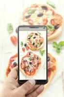 Mini pizza photographing photo