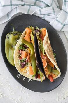 tortilla envolver emparedado foto