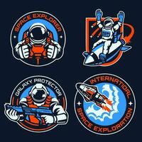 conjunto de Clásico Insignia de espacio astronauta concepto vector