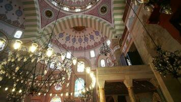 Peru Istambul 12 janeiro 2023. baixo ângulo Visão do mihrimah sultão mesquita. video