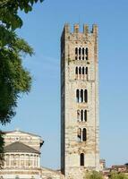 el san frediano Iglesia torre en lucca foto