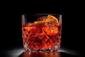 vaso de negroni cóctel en negro antecedentes prestar. ai generado foto