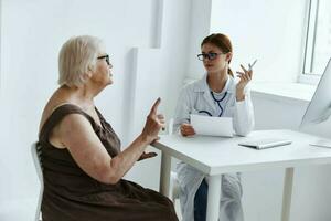 elderly woman patient diagnostics health complaint photo