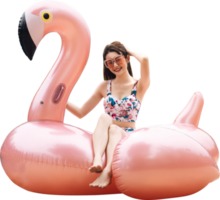 jong volwassen Aziatisch vrouw met flamingo opblaasbaar vervelend zwempak geïsoleerd transparant achtergrond. png