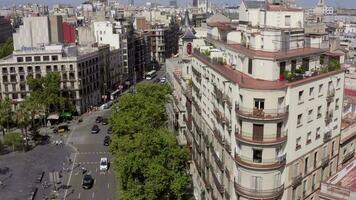 tipico strade e città visualizzazioni di Barcellona città nel Spagna video