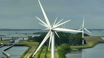 vento turbinas gerando renovável verde eletricidade video