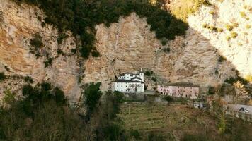 kluizenaarschap van calomini lucca Toscane Italië video