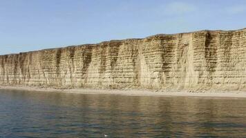 west baai strand langs de Jura kust in Engeland video