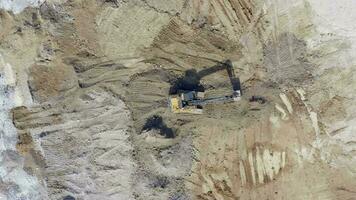 fundamentos escavador comovente terra durante construção video