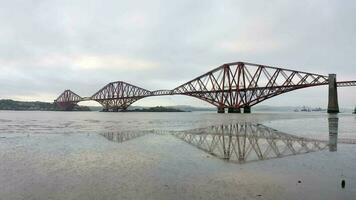 il via ferrovia ponte nel Edimburgo Scozia video