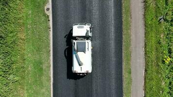 estrada varredor limpeza a ruas dentro a Reino Unido video