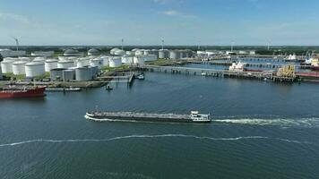 flytande frakt tankfartyg fartyg transport frakt genom de rotterdam hamn video