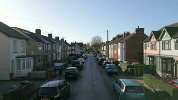 a ruas e casas do suburbano luton video