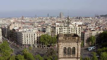 Barcelone occupé ville des rues et église cloche video