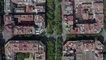 Barcelone toits et ville vues de des oiseaux œil video