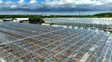 aérien vue de une serre utilisé à grandir fruit et des légumes pour supermarchés video