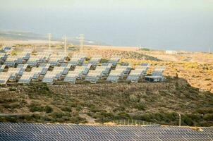 campo con solar paneles foto