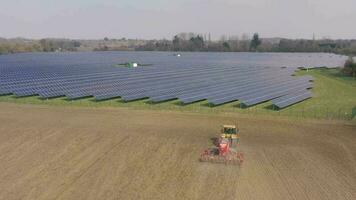 arabile azienda agricola incontra nuovo età solare azienda agricola aereo video