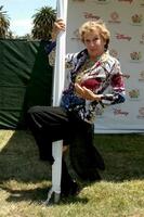 cloris lixiviador llegando a un hora para héroes celebridad carnaval beneficiando el elizabeth vidriado pediatría SIDA Fundación a el wadsworth teatro jardines en madera del oeste California en junio 7 7 2009 2009 foto