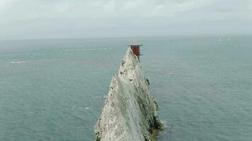 de eiland van wight naalden een natuurlijk krijt kust- voorzien zijn van met een vuurtoren video