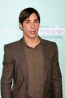 Justin Long arriving  at  the Premiere of Hes Just Not That Into You in Los Angeles CA on February 2 20092008 photo