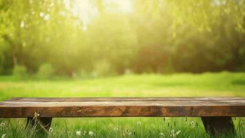 désorientant printemps commun fondation avec vert inutilisé délicieux excité herbe et purifier en bois table dans la nature Matin ouvert voir à. Créatif Ressource, vidéo animation video