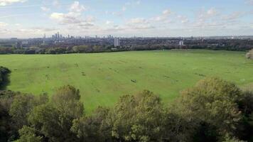 zondag liga Amerikaans voetbal wedstrijden nemen plaats Bij hackney moerassen in Londen video