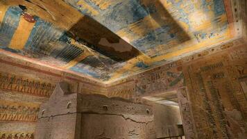 tumba de memnón, faraones Ramsés 5to y sexto, Valle de el reyes en lujo, Egipto video