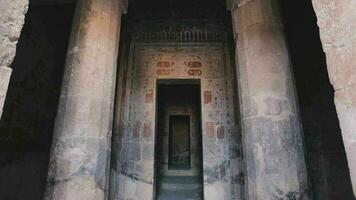 général vue de le temple de Hatchepsout dans louxor, Egypte video