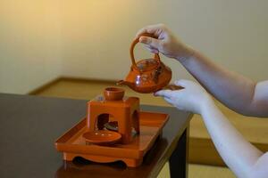 japonés té ceremonia reproducción esquina cuales es un sagrado ceremonia con un patrón, enfatizando sencillez, sinceridad, siendo uno con naturaleza. con un calma y puro mente. foto