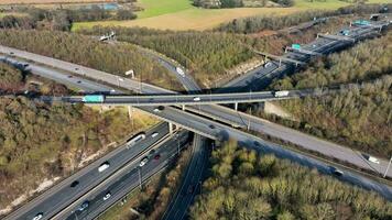 m1 och m25 Storbritannien motorväg utbyte rusa timme antenn se video
