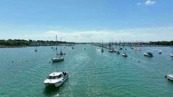 Powerboats, Yachts and Ships on the River Hamble in the Summer video
