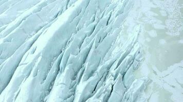 ein enorm Gletscher im Island während das Winter ein Beliebt Tourist Attraktion video