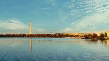 Thomas Jefferson monumento y Washington Monumento hora lapso vídeo en puesta de sol a de marea cuenca, Washington corriente continua EE.UU. video