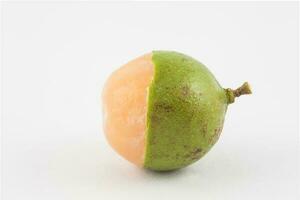 delicioso exótico tropical Fruta llamado melicoccus bijugatus foto