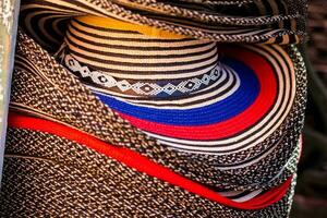 calle vender de tradicional sombreros desde Colombia llamado sombrero vueltiao foto