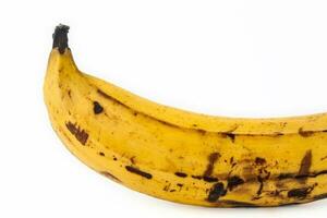 maduro plátano aislado en blanco antecedentes. musa X paradisiaca foto