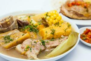 tradicional Colombiana sopa desde el región de Santander llamado puchero foto