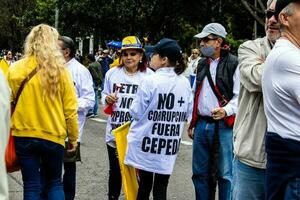 bogotá, Colombia, 2022. pacífico protesta marchas en bogota Colombia en contra el gobierno de gustavo petro foto