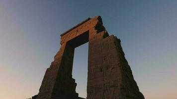 esterno di il antico egiziano tempio di dendera video