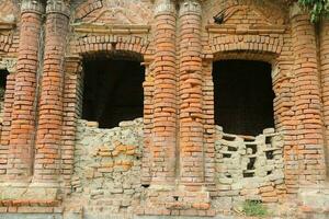 Bangladesh marzo 6, 2019 nakipur zamindar bari casa a nakipur pueblo en shyamnagar upazila, satjira, bangladesh foto