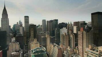 Visualizza di nuovo anno Manhattan orizzonte a partire dal un' alto vantaggio punto video