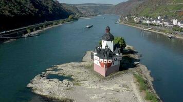 único abandonado castelo dentro a Rhine vale dentro Alemanha video