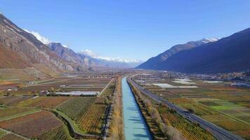 Wallis Wein Region der Schweiz größten Weinberg und Wein Produktion Bereich video
