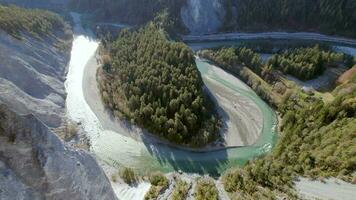 ruinaulta dans Suisse est le grandiose canyon de le pays aérien vue video